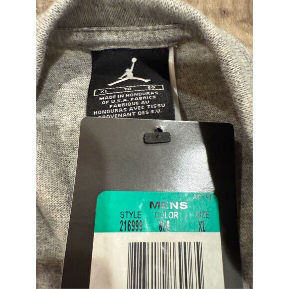 NWT Vintage NIKE AIR JORDAN Sneaker History I XX 2003 Graphic T-Shirt Gray Size - Picture 3 of 6